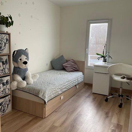 Harmony Apartment ซาลอว์ ภายนอก รูปภาพ